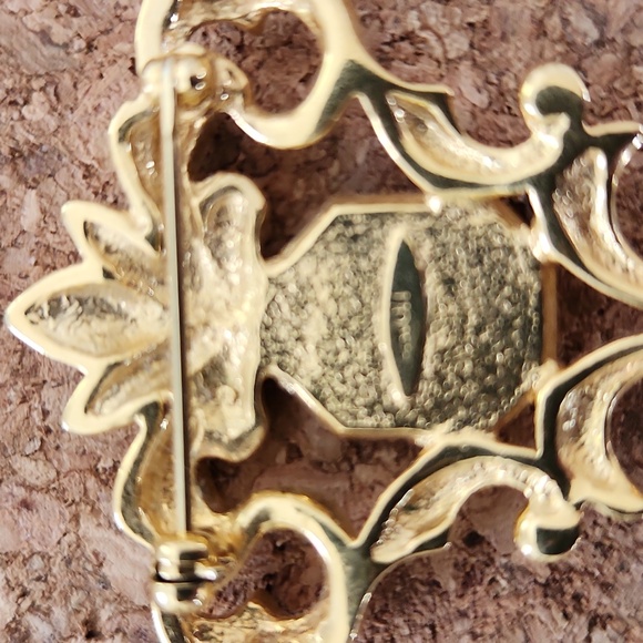 Vintage Avon Victorian Revival Brooch And Pierced Earring Set - Picture 7 of 7